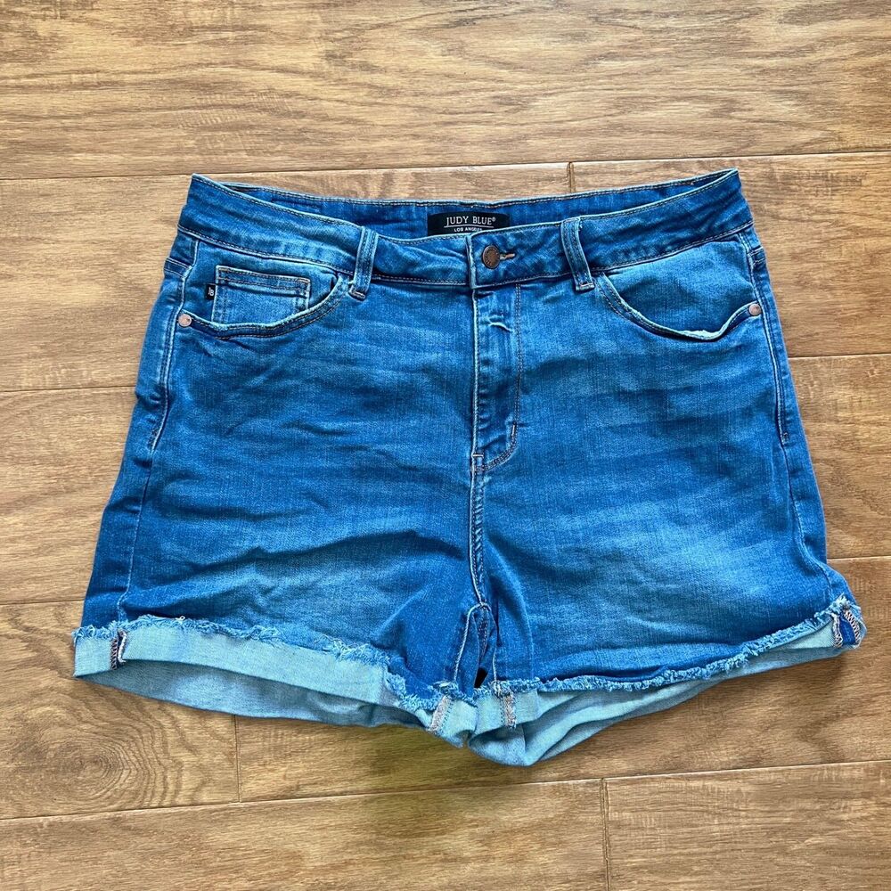 Judy Blue Denim Jean Shorts Size 2XL Medium Wash Cuffed JB150038